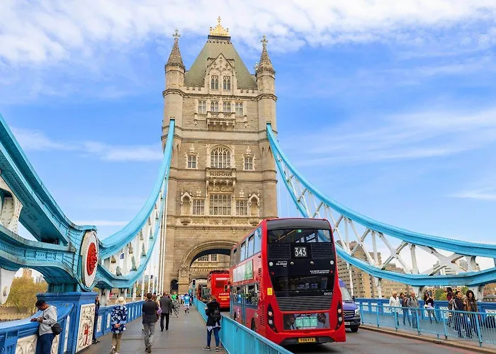 Chic 3 Bedroom Flat Ontower Bridge